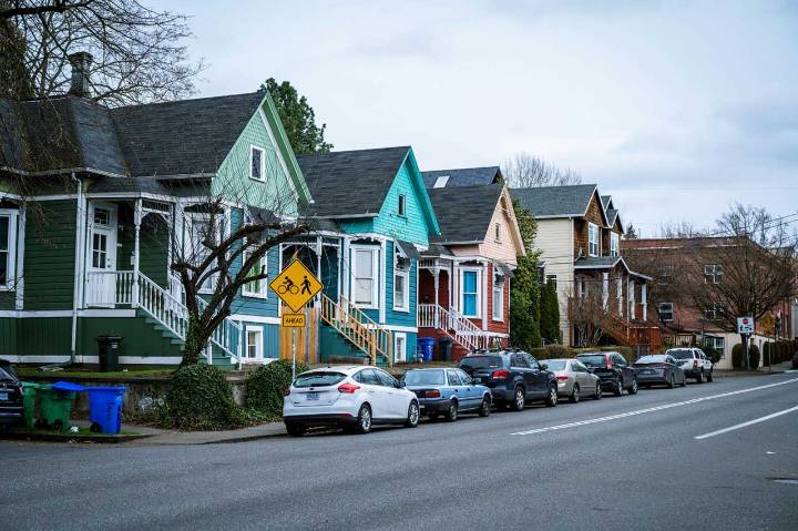 Oregon Home Prices Surpass $300/Sq Ft as Housing Crisis Worsens