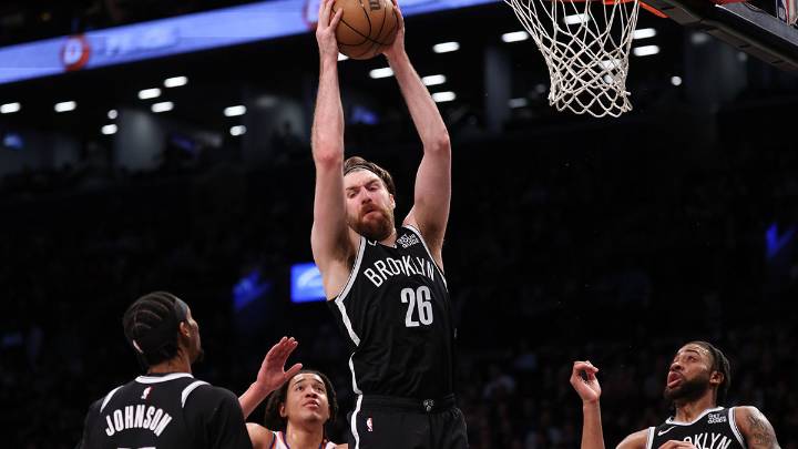 Lakers finalizing two-way contract with NCAA legend