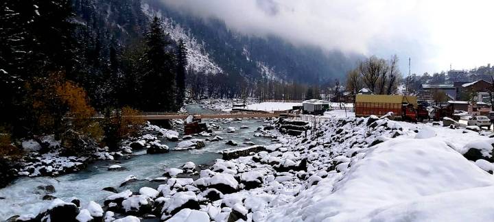 Snow Blankets Sonamarg, Raising Hopes for Tourism Revival