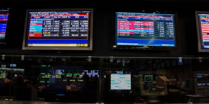 ¿Vuelve el carry trade?: las consultoras piden acumulación de reservas y bajar el riesgo país