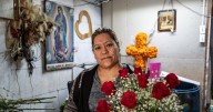 Floristas de la calle Quinta reportan pérdidas tras temporada del Día de Muertos