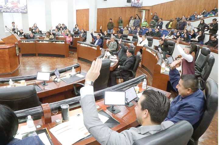 Cuestionan ilegalidad en designación de Aradillas como presidenta concejal de Pozos