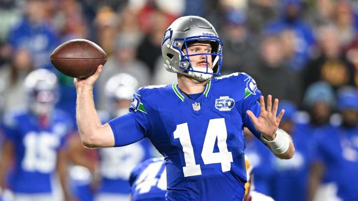 Sunday Night Football: Sam Darnold's big night leads Seahawks to 38