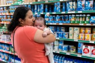 FDA: Baby formula tied to infant botulism cases still on store shelves
