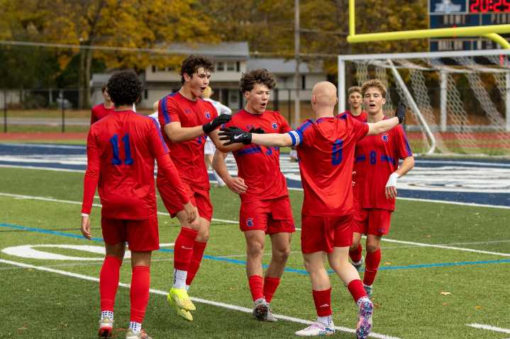 New Hartford dispatches Central Valley Academy to retain Class A sectional title (photos)