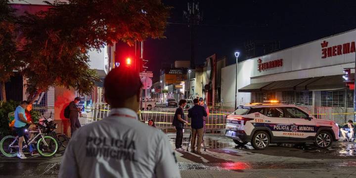 Fire and explosion at store in Mexico leave at least 23 dead and a dozen injured
