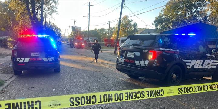 2 injured in shooting involving a vehicle with child inside