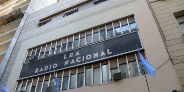 El Gobierno prepara un retiro voluntario en los Medios Públicos para reducir la planta de empleados