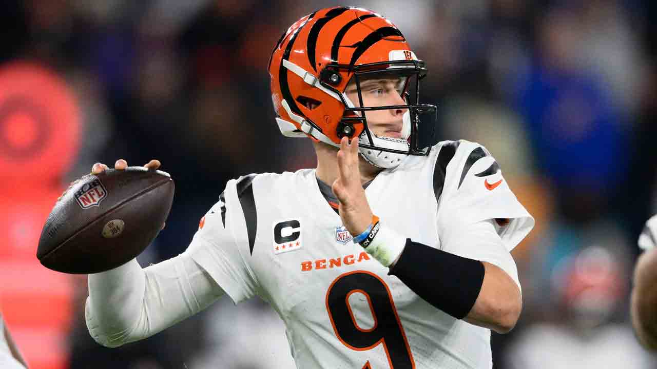 Bengals QB Joe Burrow questionable to return from toe injury against Patriots