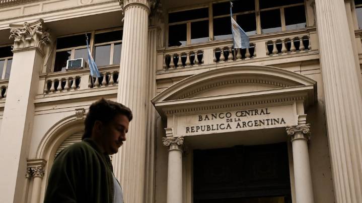 Desde el Banco Central anticiparon que en poco tiempo levantarán todas restricciones cambiarias