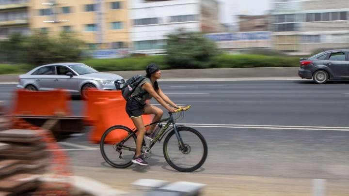 Ciclovía de Tlalpan: más de 2 mil ciclistas usan ya el carril confinado