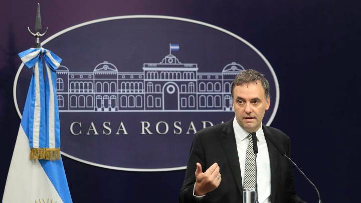 Manuel Adorni dijo que la reforma laboral no afectará al empleo público y habló del monotributo