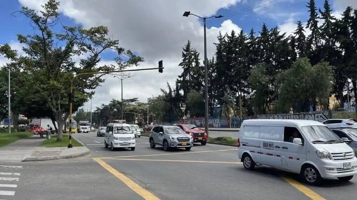 Alerta en Bogotá: más de 20.000 vehículos a nombre de persona indeterminada podrían ser inmovilizados