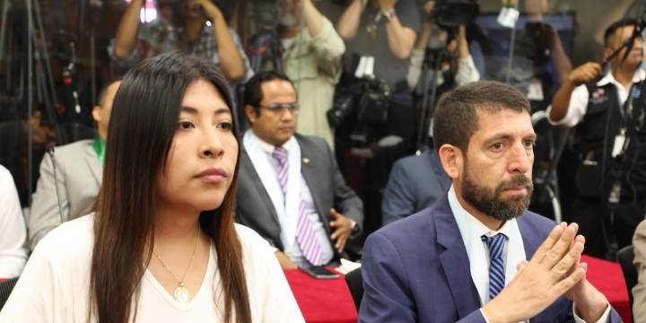 Defensa de Betssy Chávez acordó un mes atrás que la expremier debía asilarse: así se gestionó el refugio en México