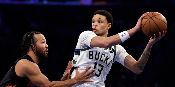 Jalen Brunson scores 37 points as Knicks fend off Bucks 118