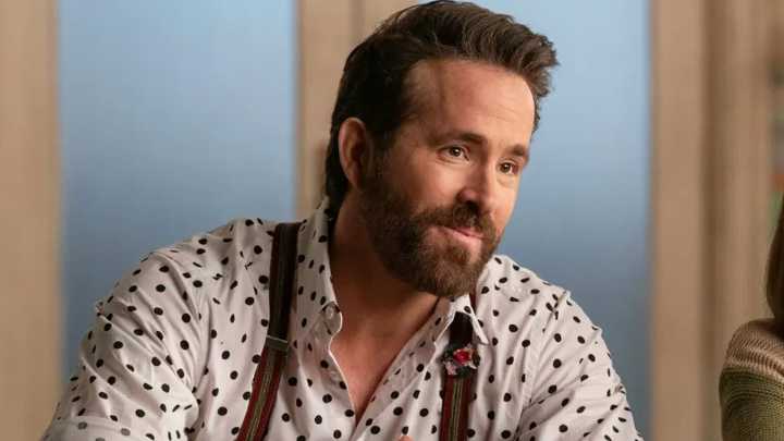 Tienes que seguirle el rastro a Ryan Reynolds en su nuevo proyecto para streaming, porque es un cambio importante en su carrera
