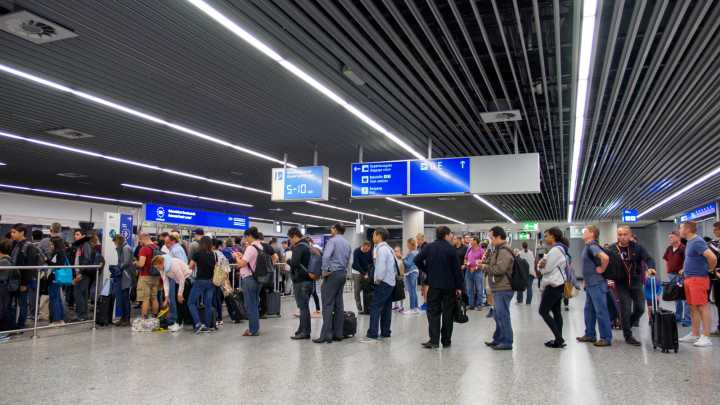 U.S. And Canadian Travelers May Face Hours Of Airport Lines This Holiday Season Due To New Border Rule In Europe