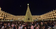 La Plaza Mayor de Salamanca se ilumina con “El Astronauta y la Estrella”: arranca la Navidad