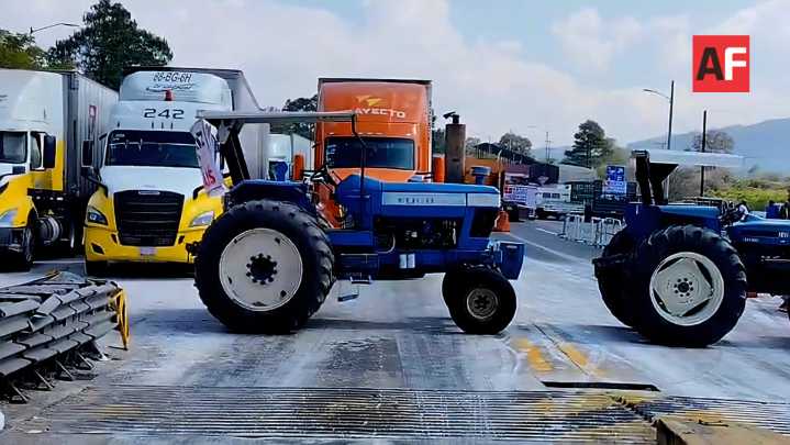 Entre casetas tomadas y rutas interrumpidas: así fue la jornada de protestas en Michoacán