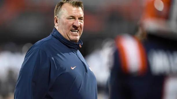 Illinois fans begin to lose patience with Bret Bielema during unthinkable Wisconsin loss