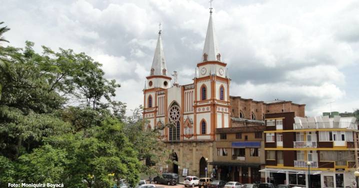 Cuál es el pueblo de Boyacá conocido como "la ciudad dulce de Colombia", está muy cerca a Tunja