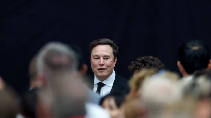 Tesla shareholders approve $1 trillion pay package for Elon Musk