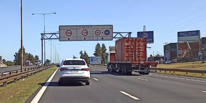 Redujeron la velocidad máxima en uno de los accesos a la ciudad de Buenos Aires: qué puede pasar con las otras vías rápidas