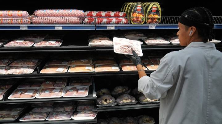 FACT FOCUS: Trump says Thanksgiving dinner will cost 25% less this year. His numbers are misleading