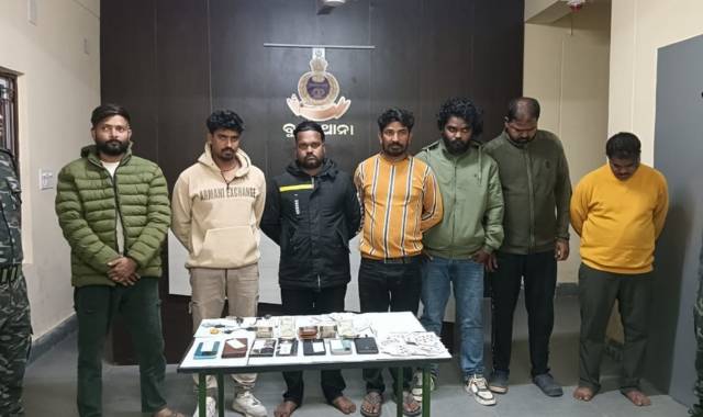 Police Raid Gambling Den in Sambalpur, 7 Including Army Jawan Held
