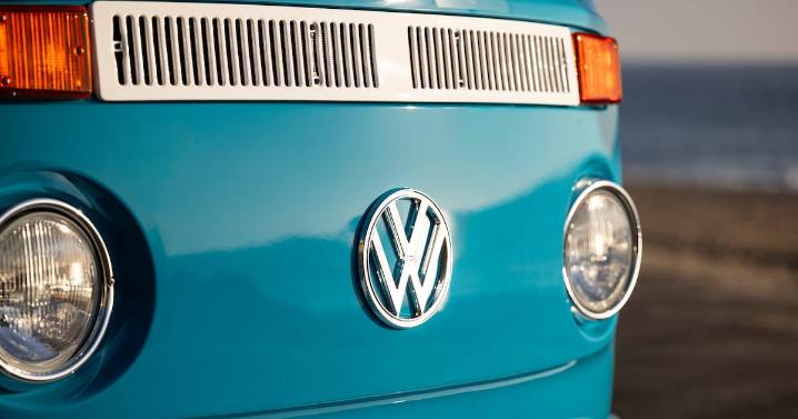 La emotiva restauración de un Volkswagen Combi viral durante los incendios de California