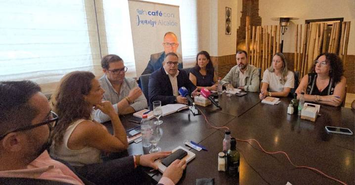 El Ayuntamiento de Almuñécar concede ayudas para el alquiler a 71 jóvenes del municipio