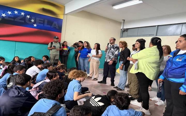 Plan "Mi Liceo, Mi Zona Segura" beneficia a más de 12 mil estudiantes