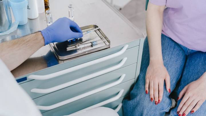 Así puedes vacunarte gratis en Maryland si no tienes seguro