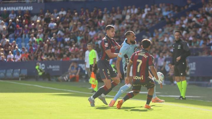 Miguel Román da la victoria al Celta en el descuento ante un luchador Levante (1