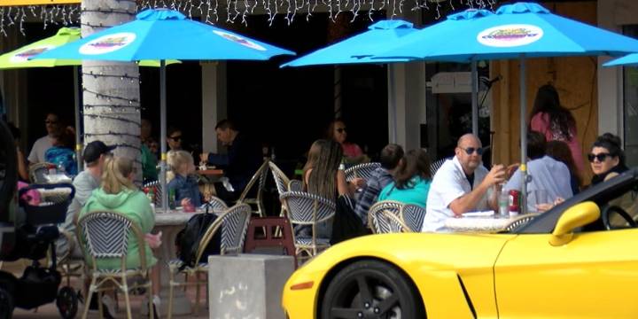 Small Business Saturday brings shoppers to St. Armands