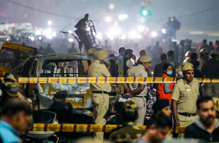 Delhi blast: Red Fort metro station closed, traffic police issue...