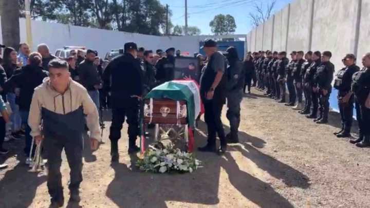 Despiden con Honores a Policía de Unión de San Antonio, Jalisco, Asesinado a Balazos