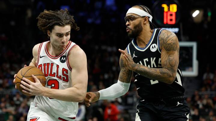 Antetokounmpo scores 41 points to help Bucks beat Bulls in NBA Cup title defense opener