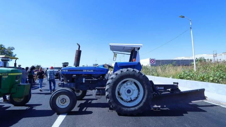 Suman más bloqueos de campesinos en carreteras HOY, 5 de noviembre