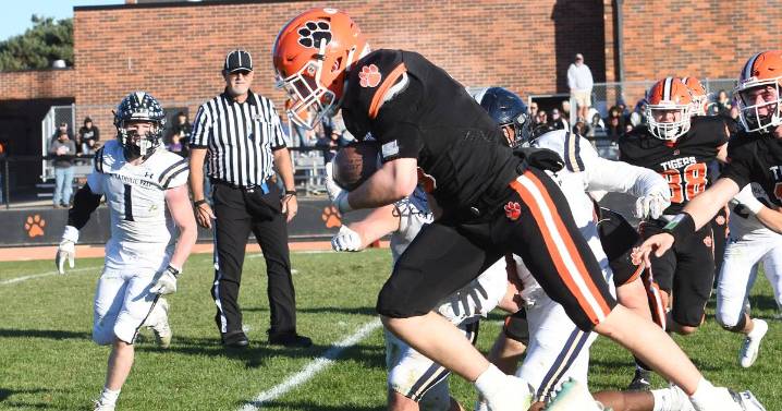 Byron defense quiets IC Catholic’s aerial attack, Tigers advance to Class 3A semis