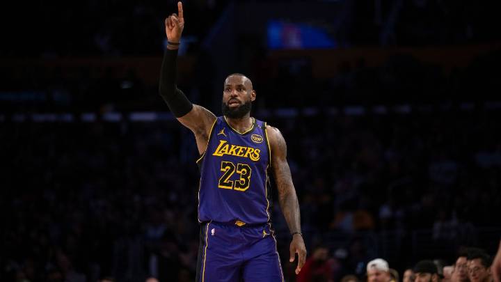 Report: LeBron James set for full practice with Lakers