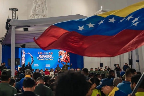 Trump declara cerrado el espacio aéreo de Venezuela