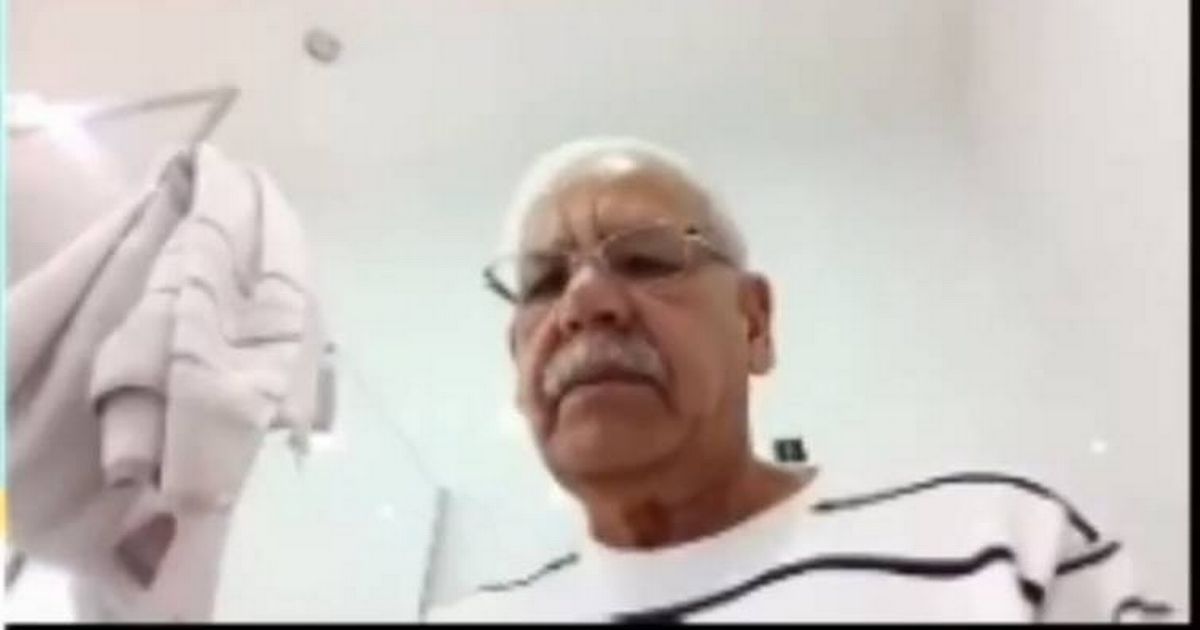 Glasgow councillor live streams toilet trip during council meeting