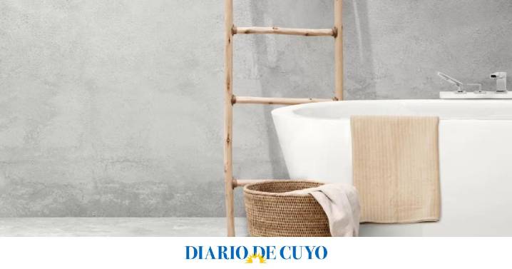 Adiós a los azulejos: el revestimiento que transforma los baños modernos y es furor