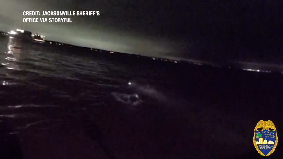 VIDEO: Jacksonville officer rescues drowning man in St. Johns River