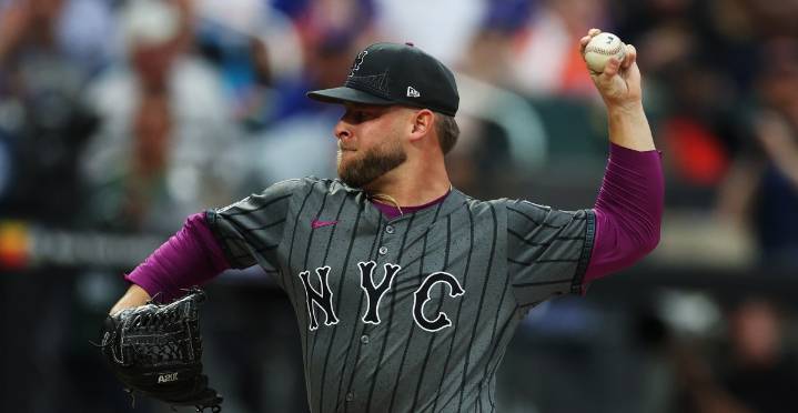 AJ Minter opts in, will remain a Met in 2026