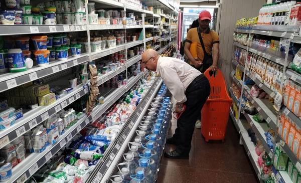 Caída del consumo: almaceneros advierten que octubre fue el "peor mes del año" en ventas