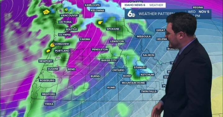 Clear weekend continues but rain moves in soon