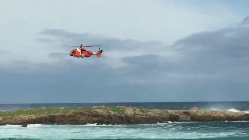 Rescatan o corpo sen vida dun pescador que caeu ao mar na Coruña
