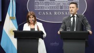 Patricia Bullrich y Luis Petri se despidieron del Gabinete y ya apuntan al Congreso: "Lo seguimos dando todo"